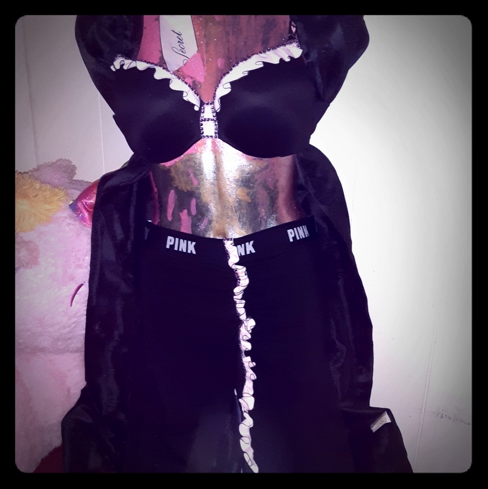 New Pink Victoria's Secret 2pc Size SW & 36B